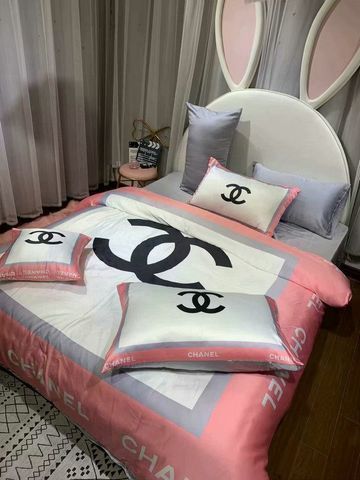 Chanel White Pink Cute 5 Bedding Sets Duvet Cover Sheet Cover Pillow Cases Luxury Bedroom Sets