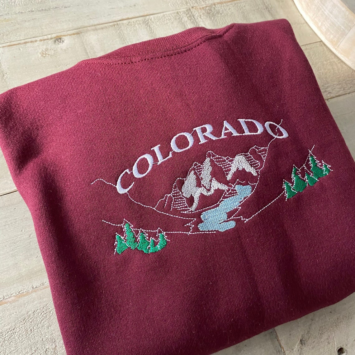 Colorado Embroidered Sweatshirt Colorado Vintage Sweatshirt Colorado Mountain Sweatshirt