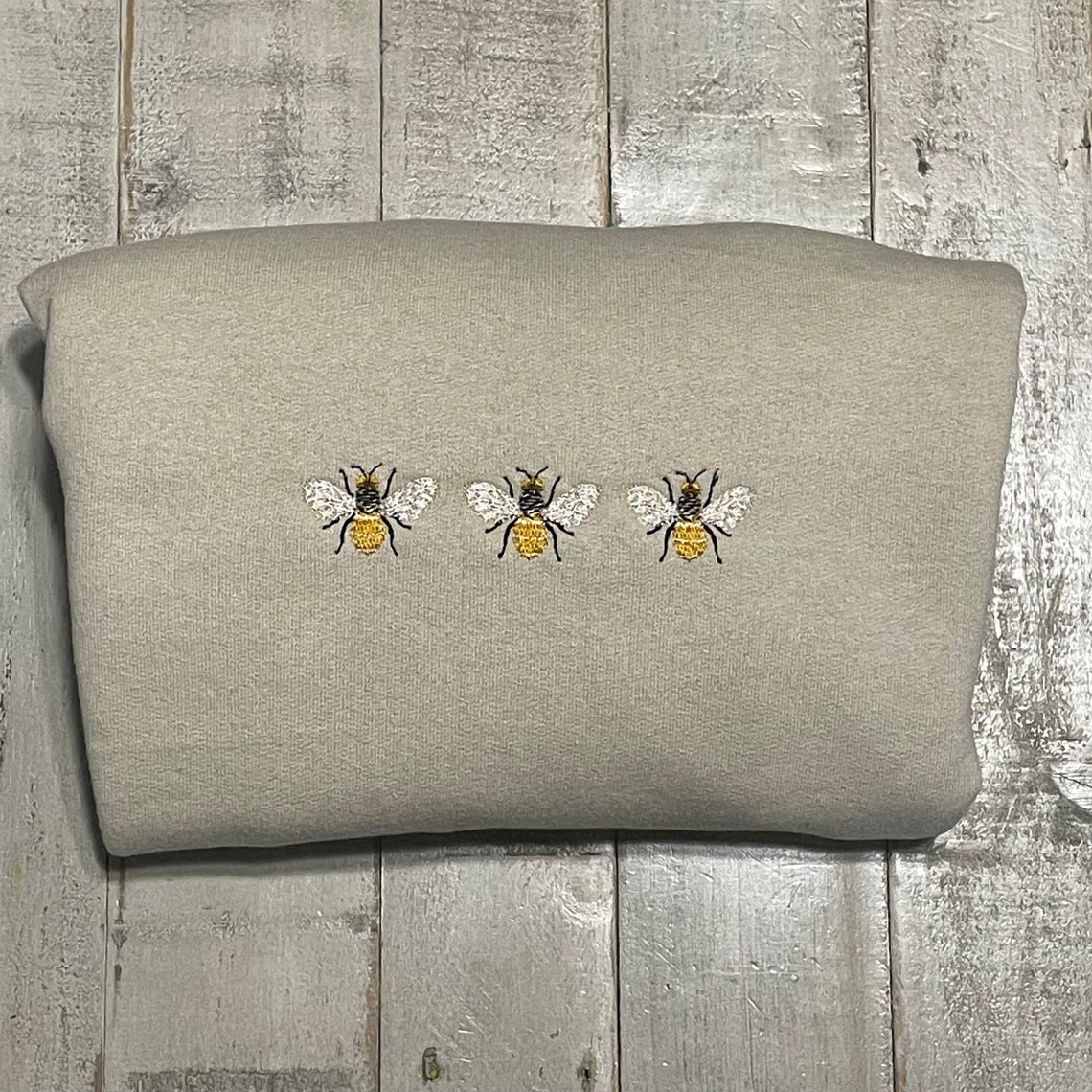 Embroidered Bumble Bee Crewneck Bee Sweatshirt Cute Vintage Sweatshirt Trendy Crewneck