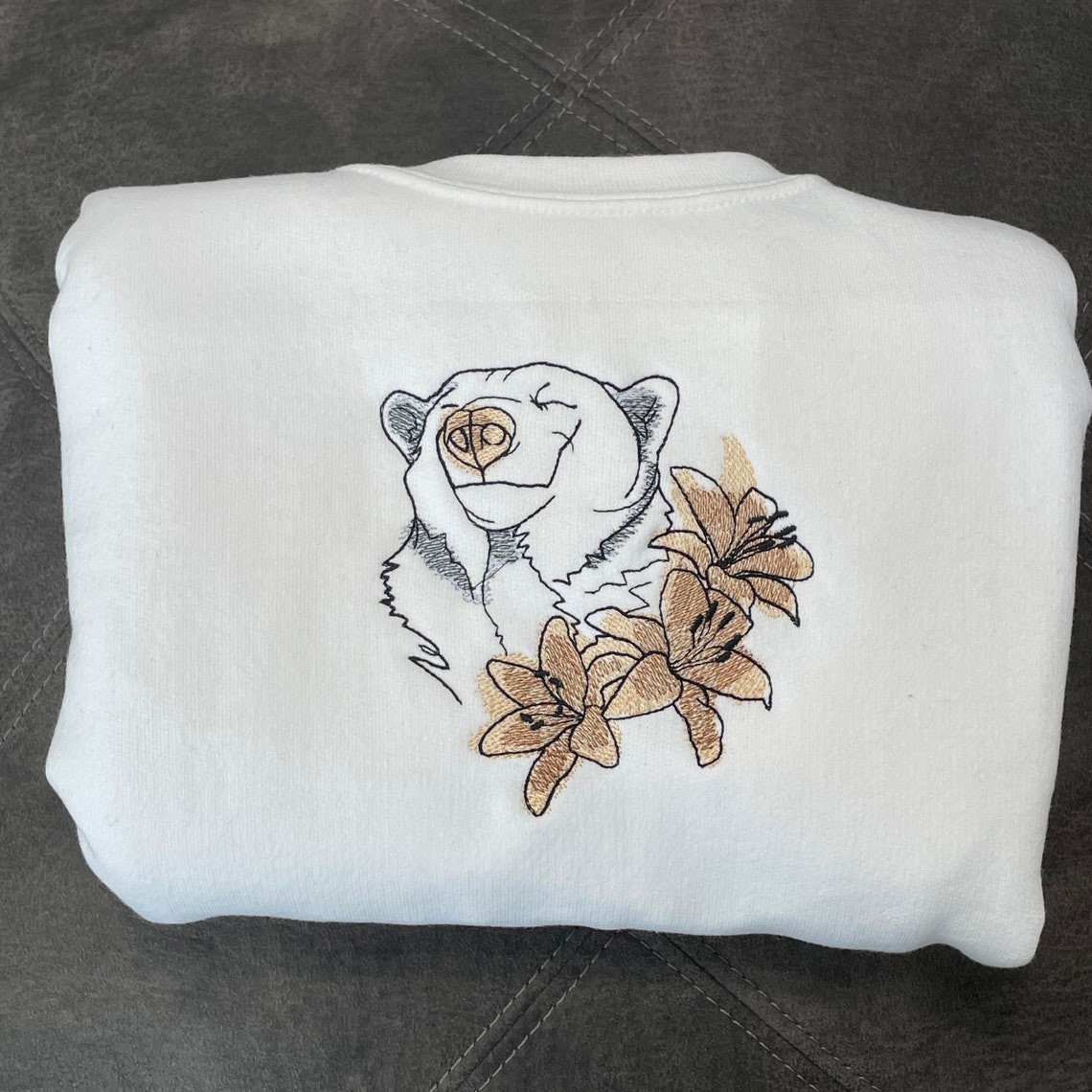 Romantic Bear Embroidered Crewneck Cute Vintage Sweatshirt Trendy Crewneck