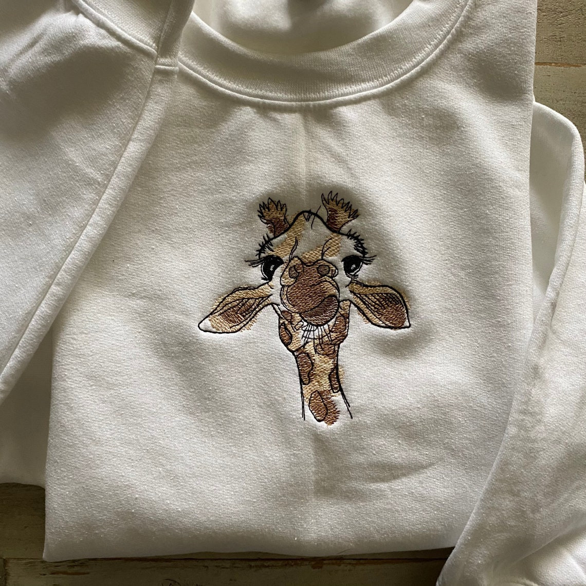 Giraffe Embroidered Crewneck Cute Vintage Sweatshirt Trendy Crewneck