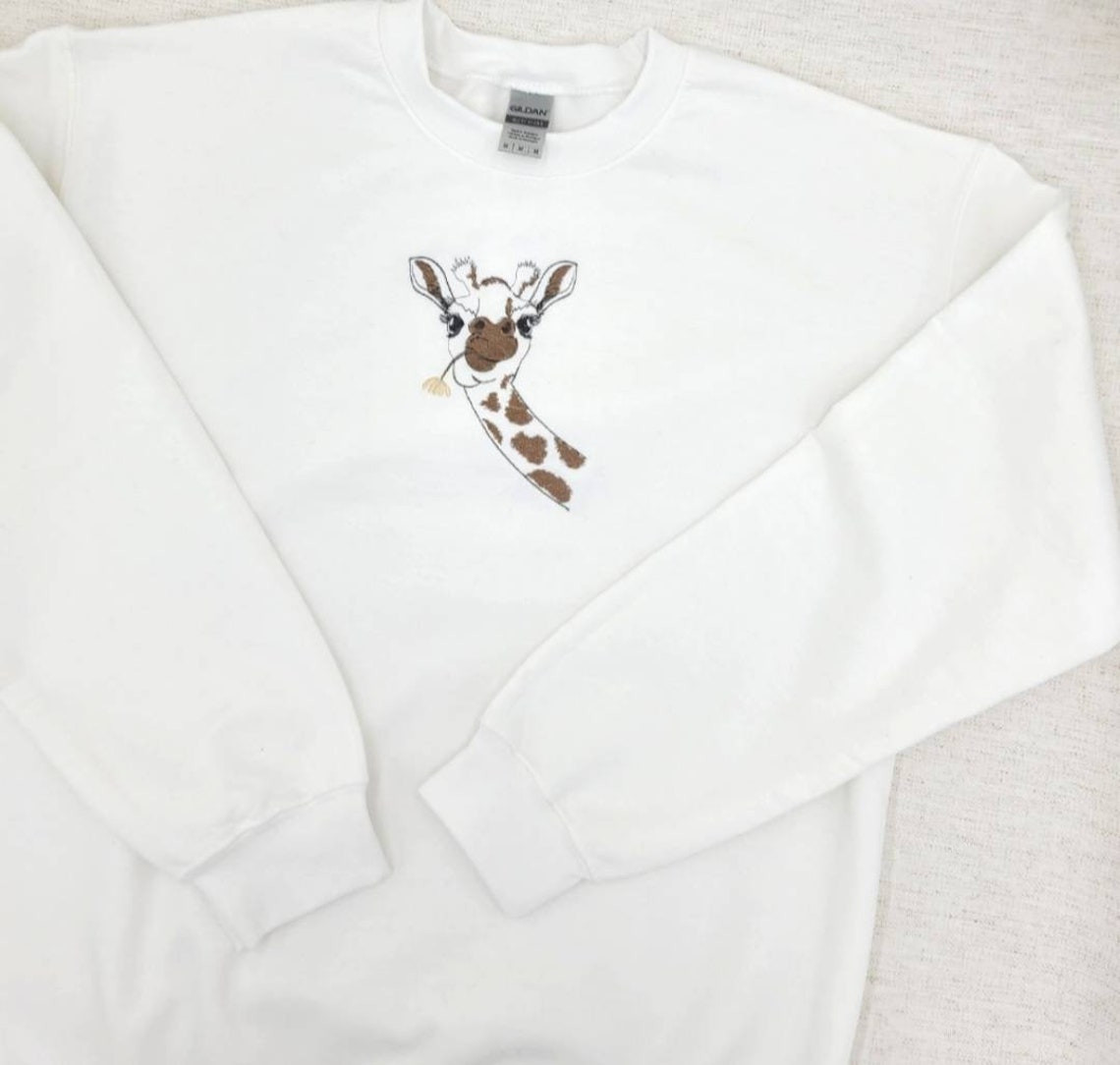 Giraffe Embroidered Sweatshirt Crewneck Trendy Crewneck Sweatshirt