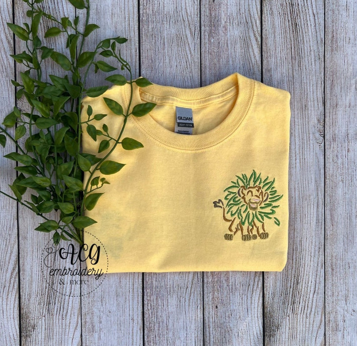 Lion King Embroidery T-Shirt