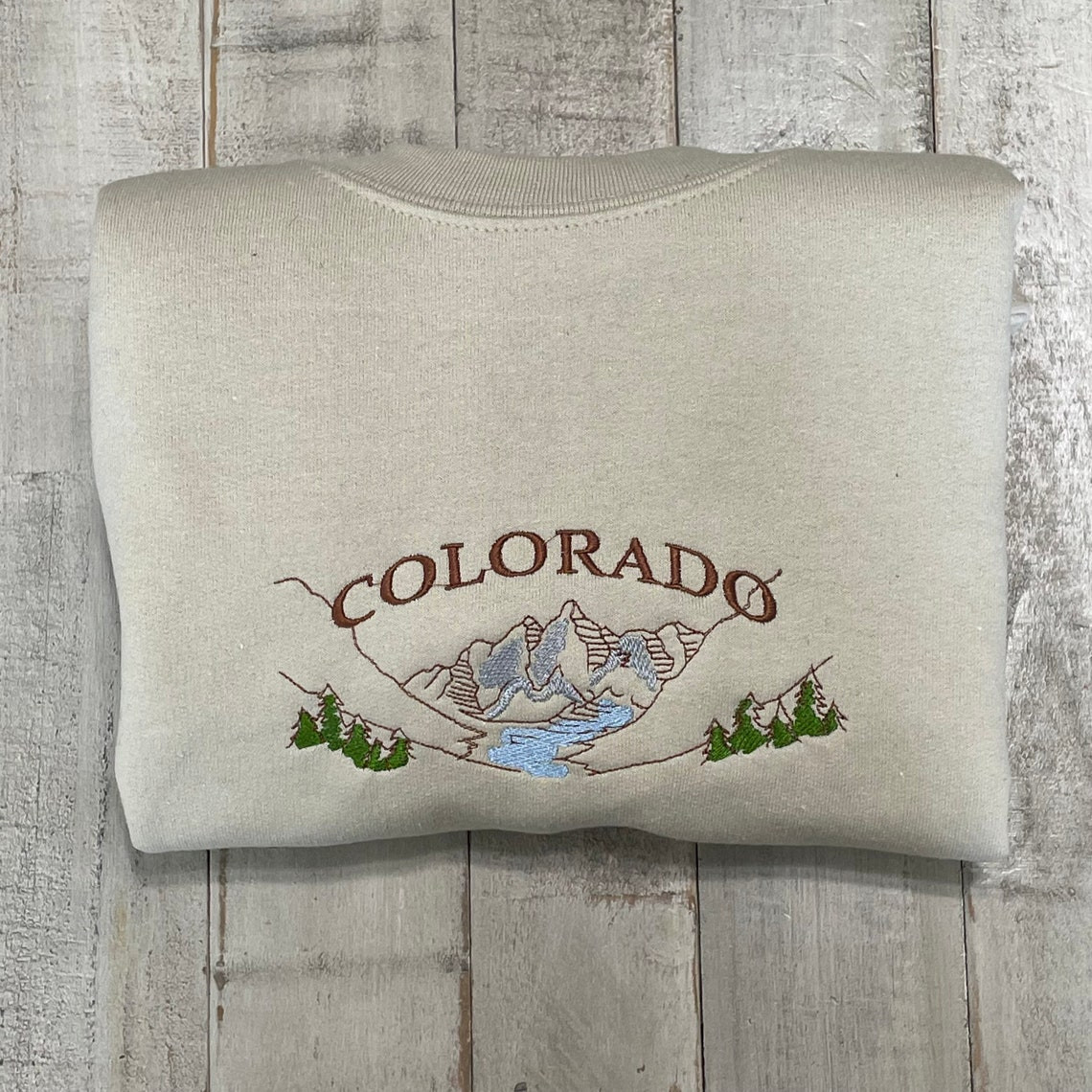 Colorado Embroidered Sweatshirt Colorado Vintage Sweatshirt Colorado Mountain Sweatshirt