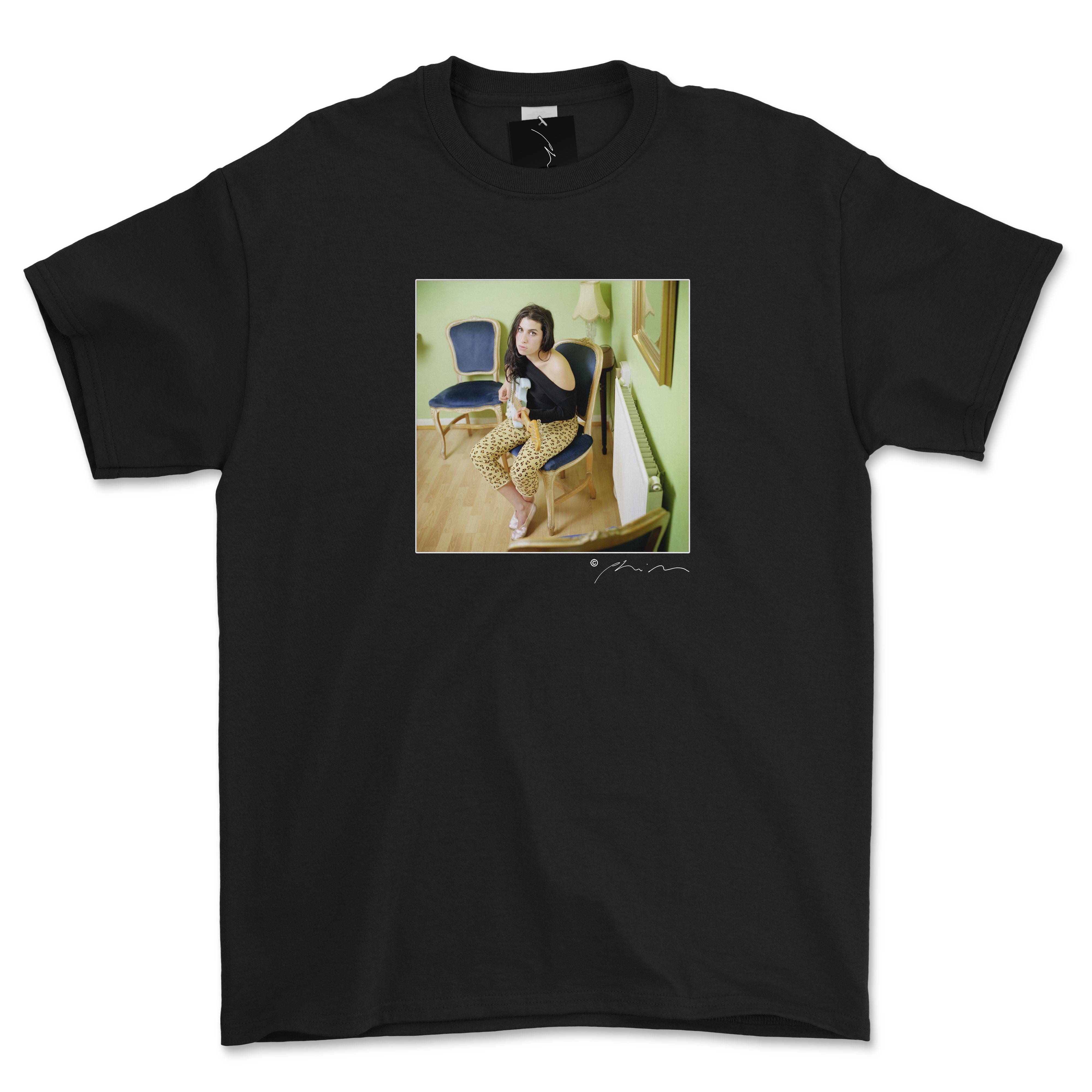 Amy Winehouse With Guitar, Official Phil Nicholls T Shirt