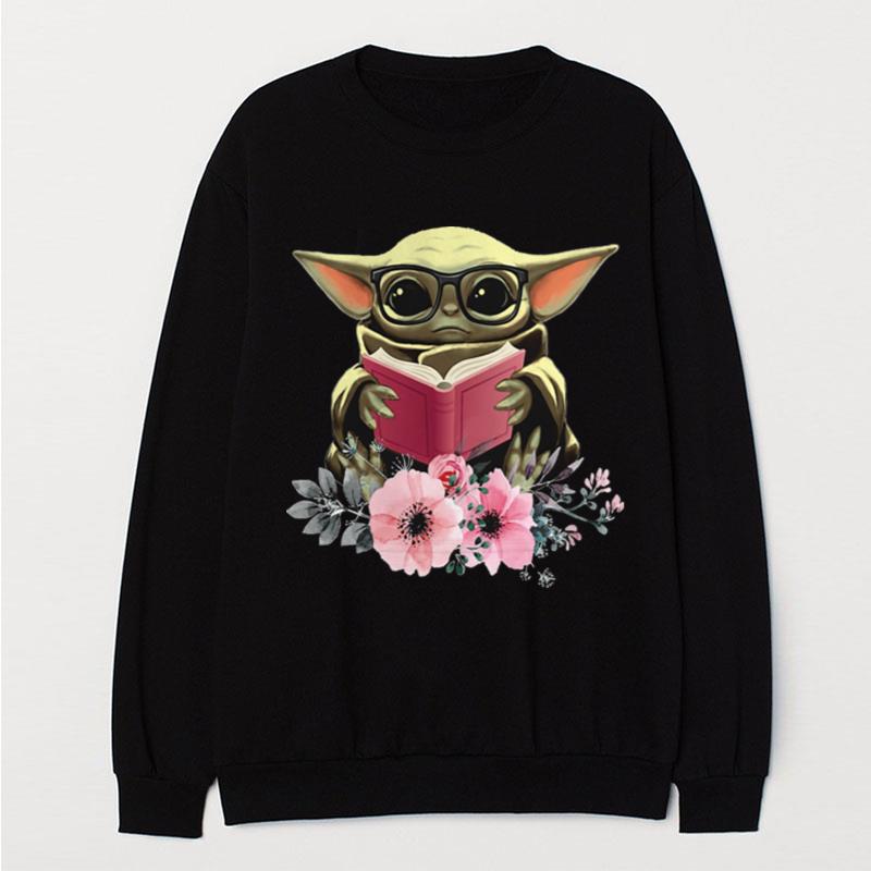 Flower Baby Yoda Reading Book Gigapixel T-Shirt Unisex