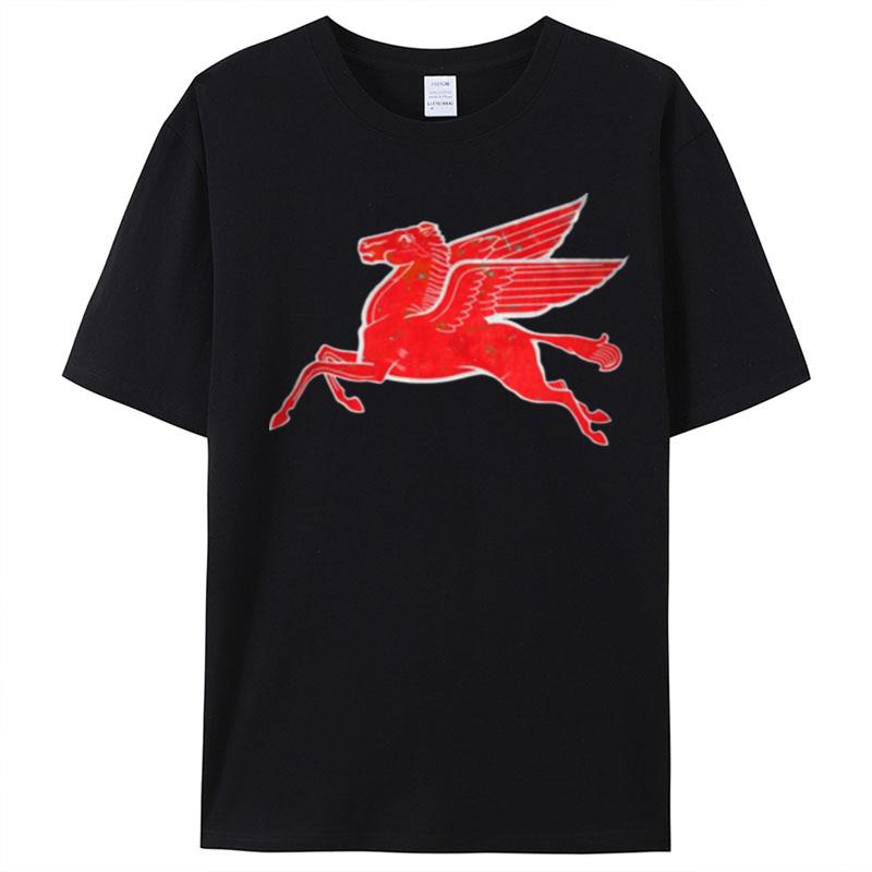 Red Pegasus Distressed Version Facing Lef T-Shirt Unisex