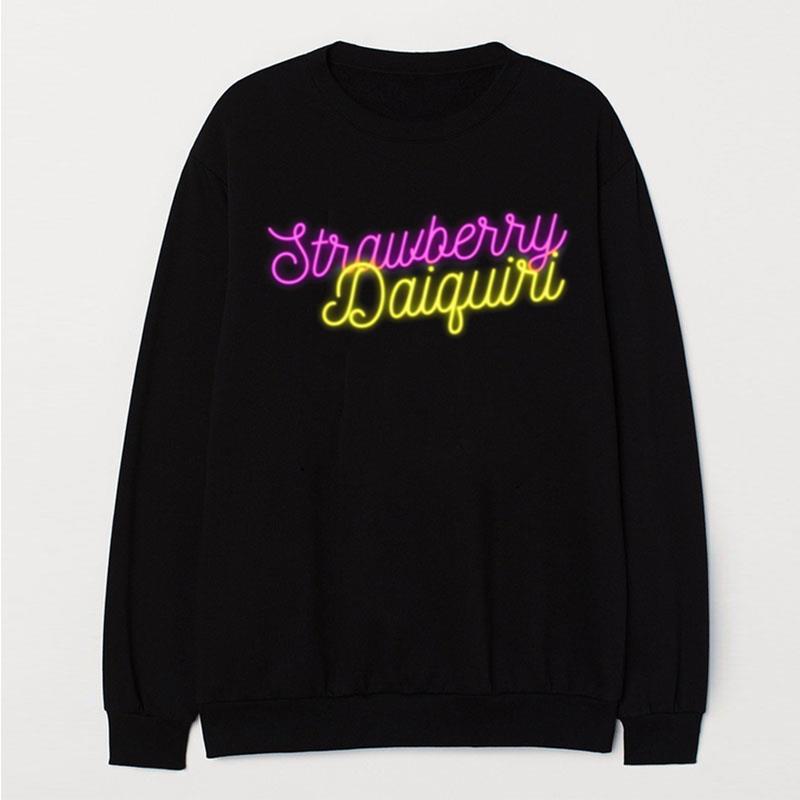 Strawberry Daiquiri Typography Design Cocktail T-Shirt Unisex