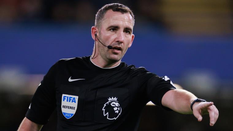 Who is the referee for the Chelsea vs Liverpool League Cup final? Information about Chris Kavanagh