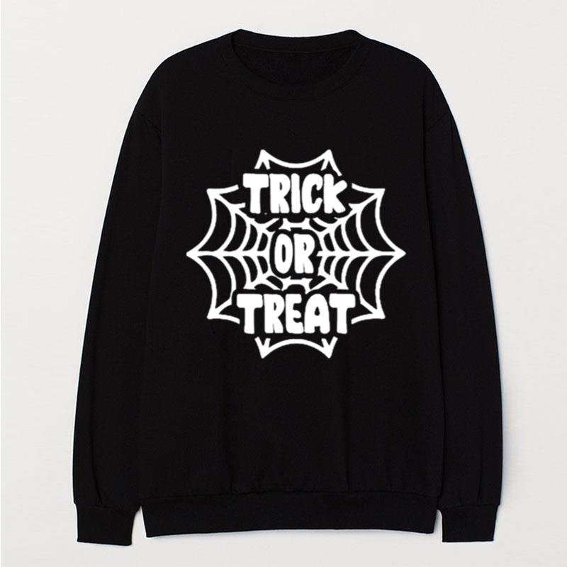 Hocus Pocus Trick Or Treat Halloween T-Shirt Unisex