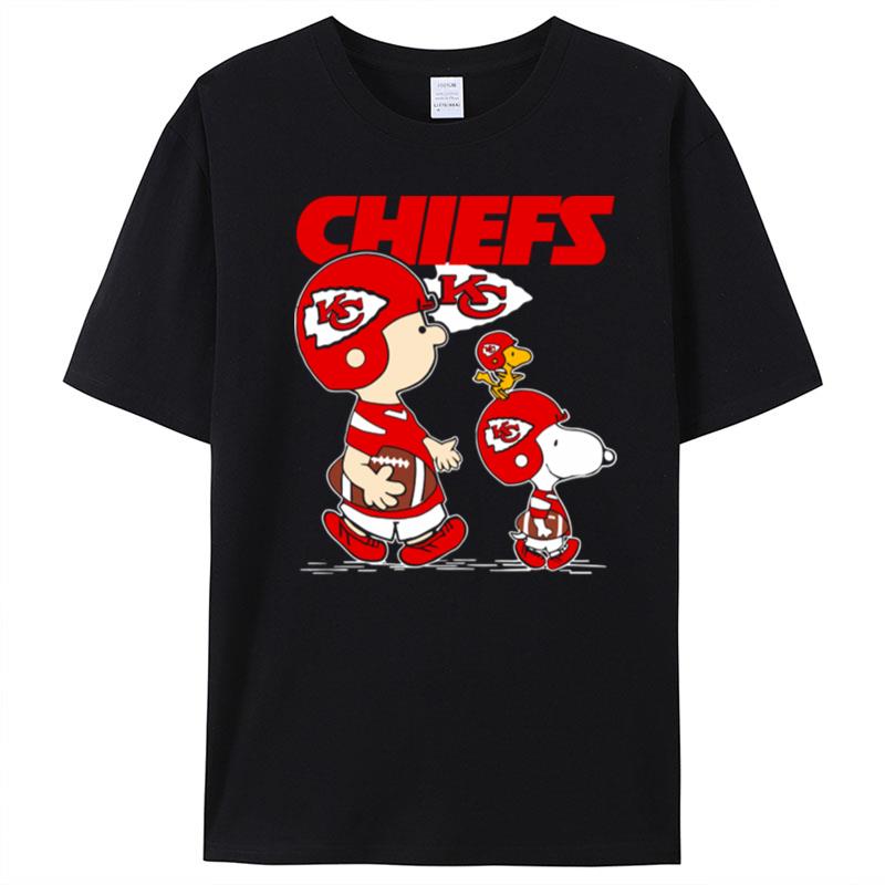 Snoopy And Charlie Playing Kansas City Chiefs T-Shirt Unisex