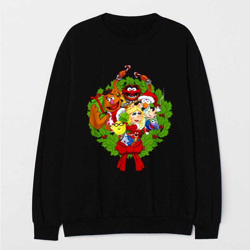 The Muppets Muppet Group Wreath Kid Christmas T-Shirt Unisex